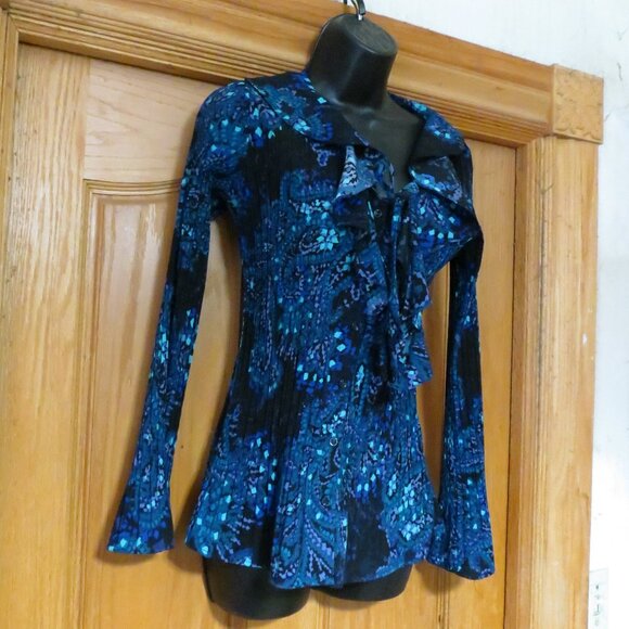 Beautiful blue ruffled blouse - Picture 2 of 11